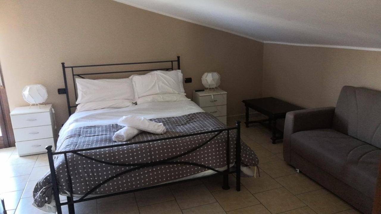 Appartement La mansardina à Sulmona Extérieur photo